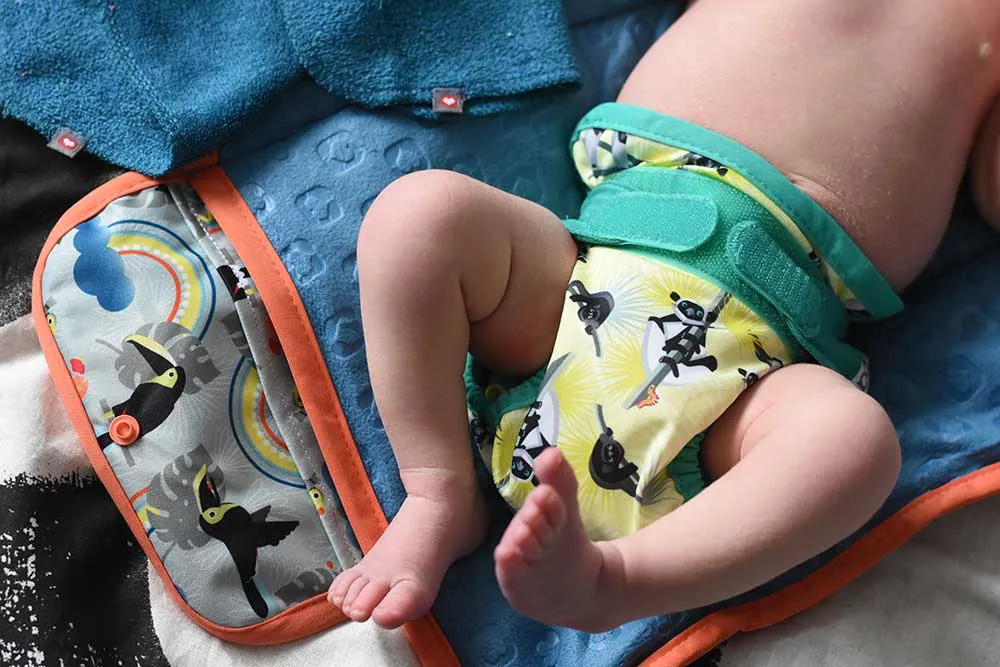 Pop-in Toucan Change & Go Mat